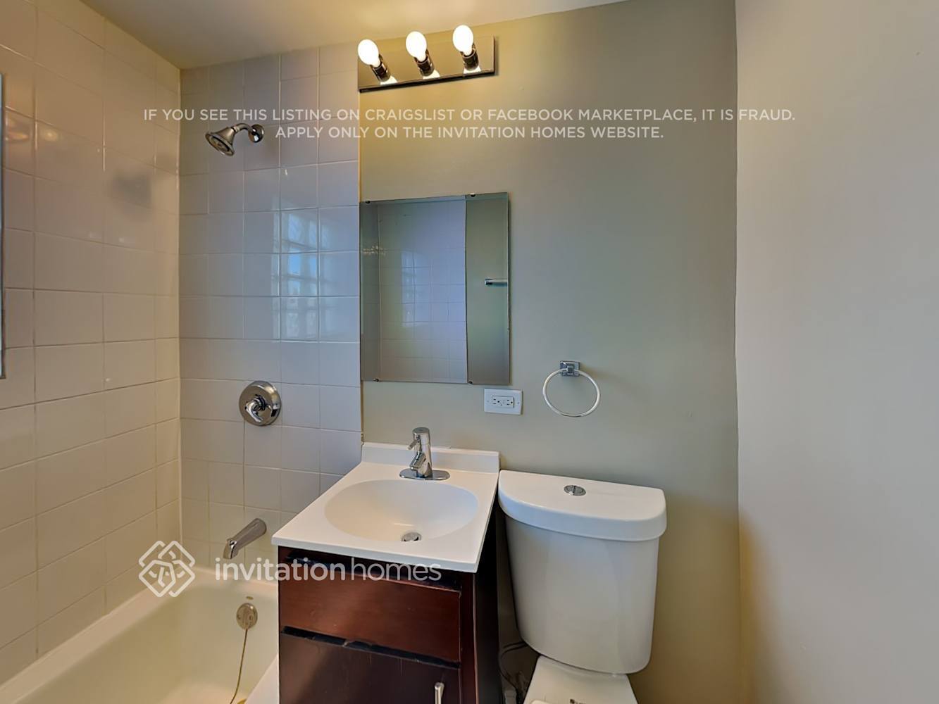 Building Photo - 4419 N Nagle Ave