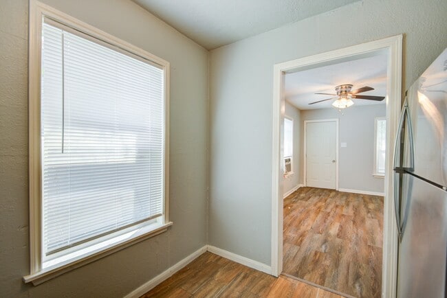 Building Photo - 206 Frawley St