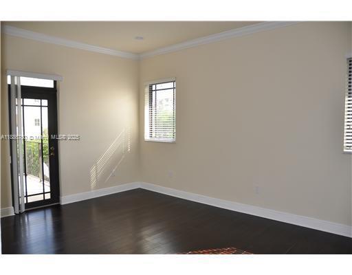 Building Photo - 404 Zamora Ave