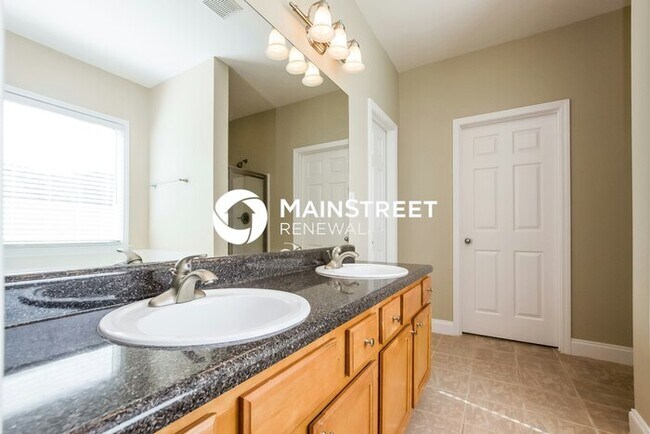 Building Photo - 4 Bedroom Pet-Friendly Home in Austell, GA...
