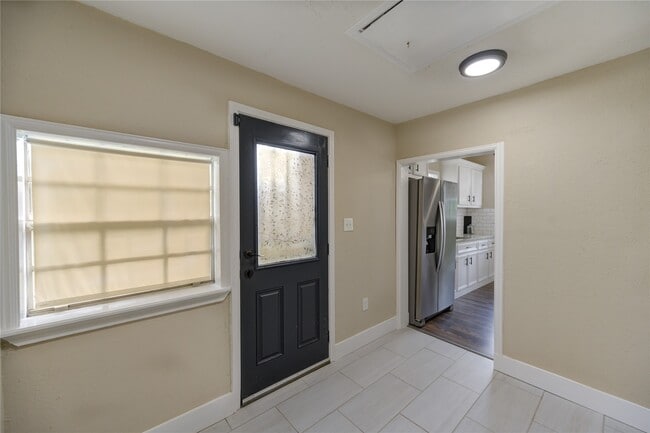 Building Photo - 306 Morris St