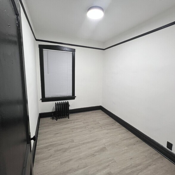 Building Photo - 1621 50th Ct