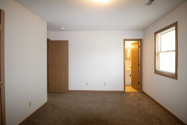 Building Photo - 3613 Greeley Dr