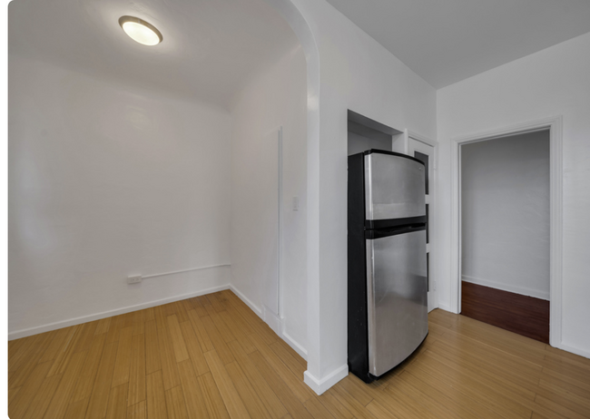 kitchen & breakfast nook - 5119 W 21st St