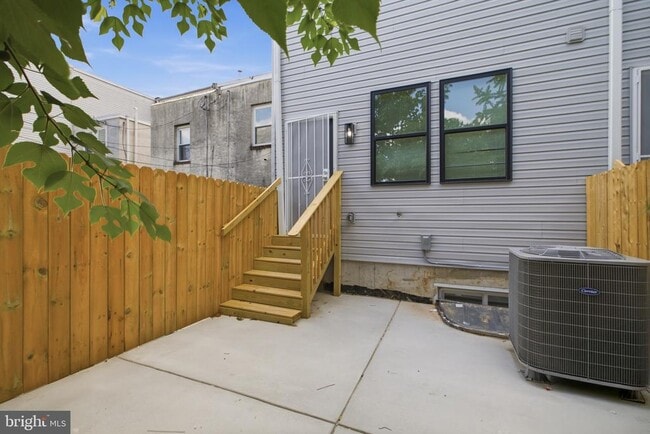 Building Photo - 3931 Fairmount Ave