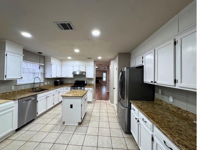 Building Photo - 2605 Grist Ln