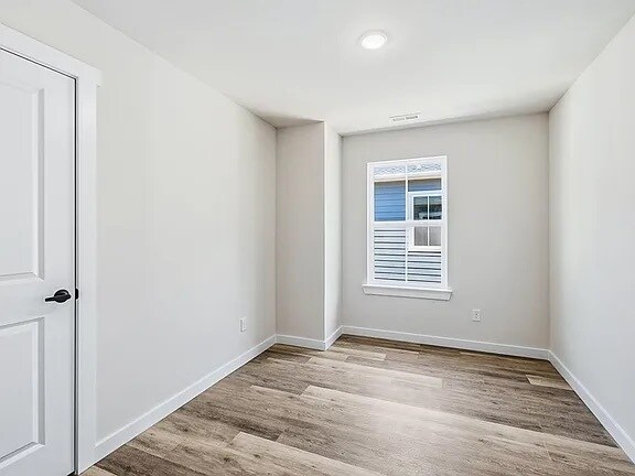Building Photo - 257 Vanderbilt Rd