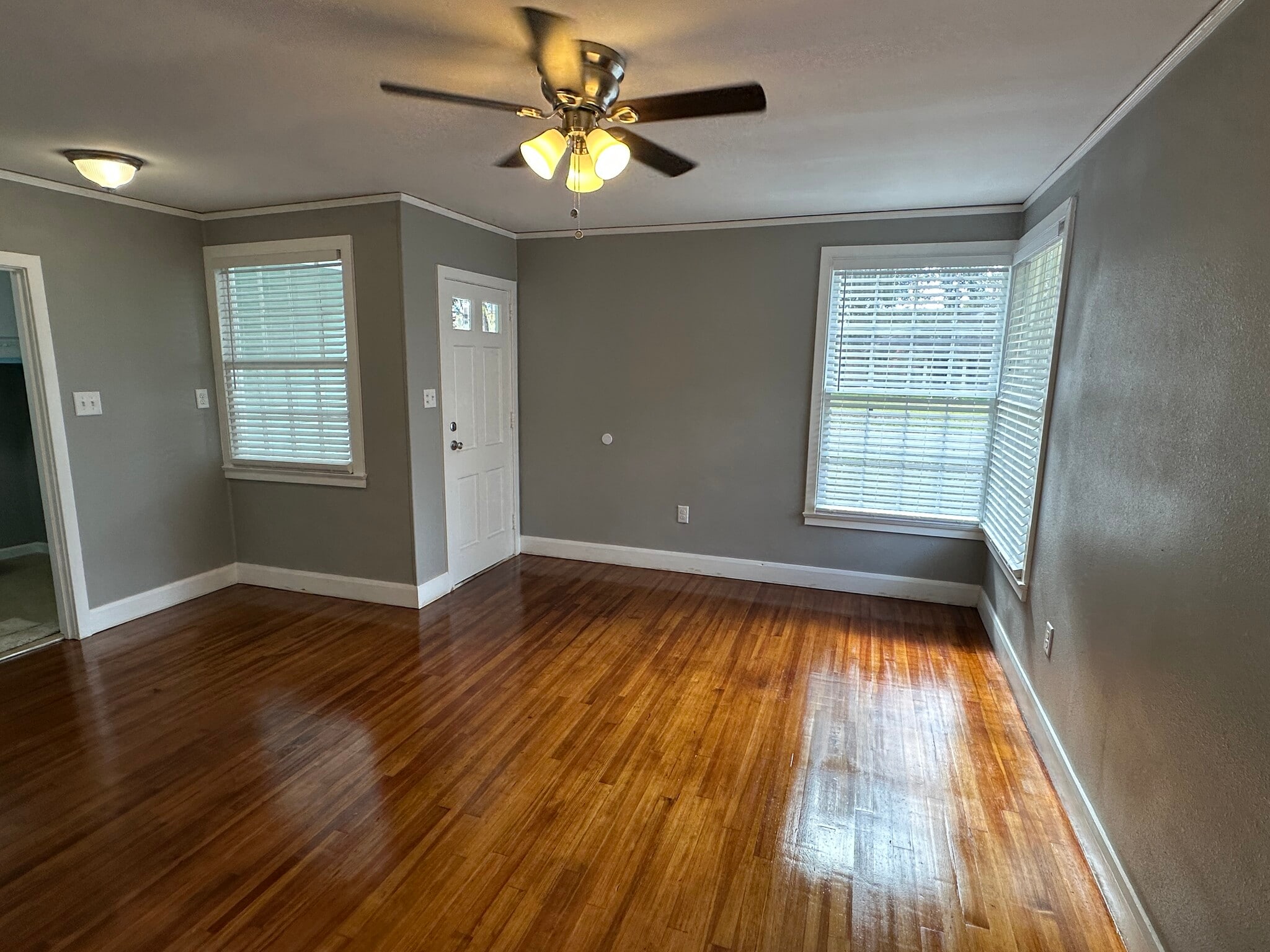 Building Photo - 1528 S Lartigue Ave