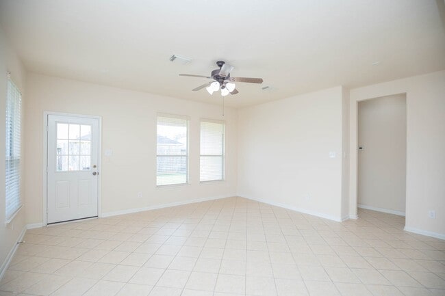 Building Photo - 7427 Boerne Creek Dr
