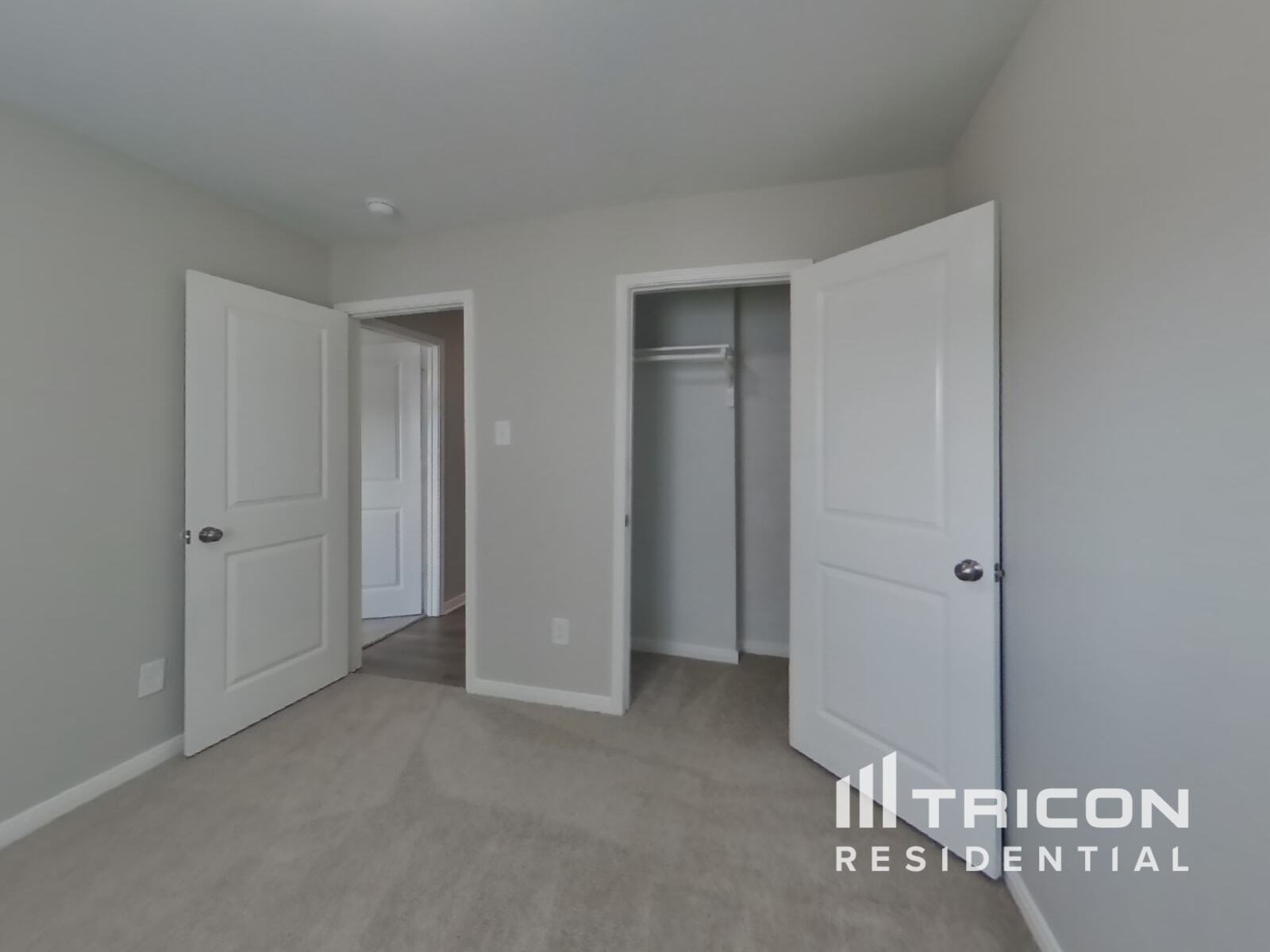 Building Photo - 15680 Del Norte Dr