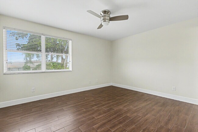 Building Photo - 1250 SW 113th Terrace