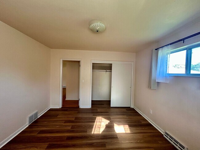 Building Photo - 3 Bedroom Home in Frederick - Available Now!