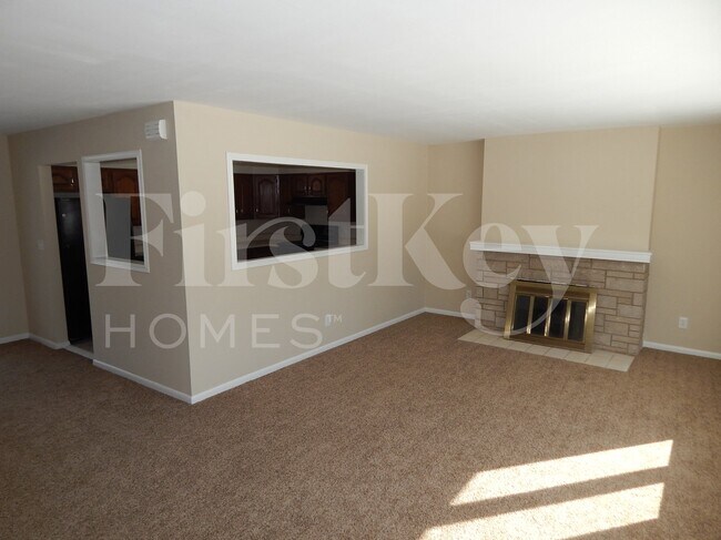 Building Photo - 501 Harmony Dr