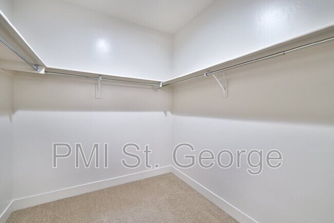 Building Photo - 3731 E Shooting Star Ln