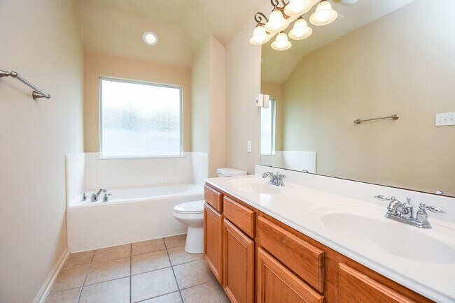 Building Photo - 20615 Maple Rain Ct