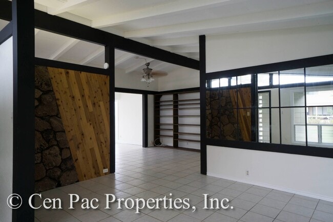 Building Photo - 3 Bed, 2 Bath House/Across the Street from...