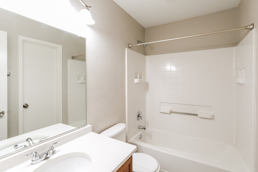 Building Photo - 1016 Fort Apache Dr