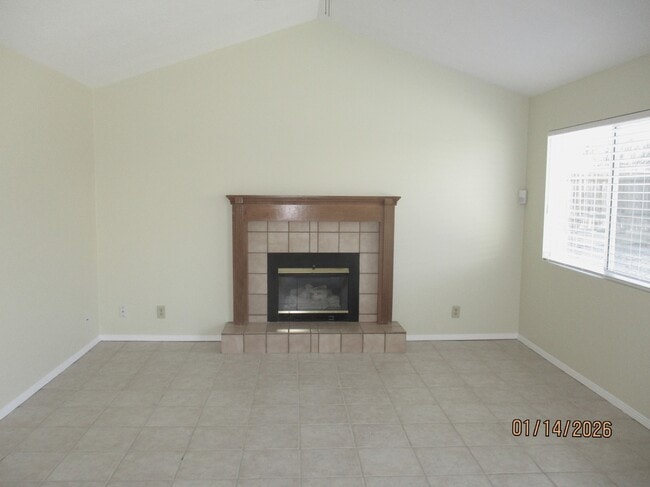 Building Photo - 1409 Alder Dr NE