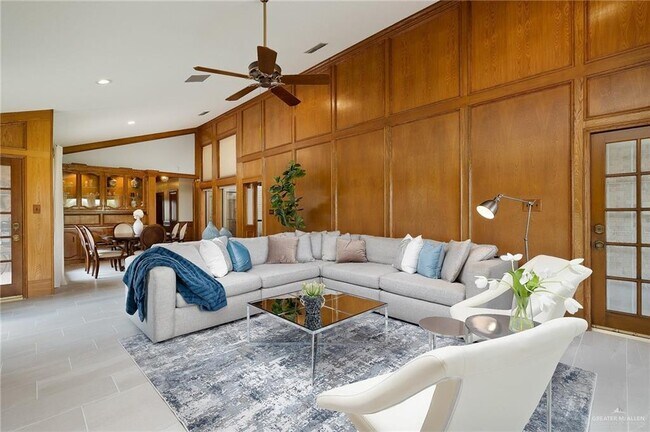 Building Photo - 812 Rio Grande Dr