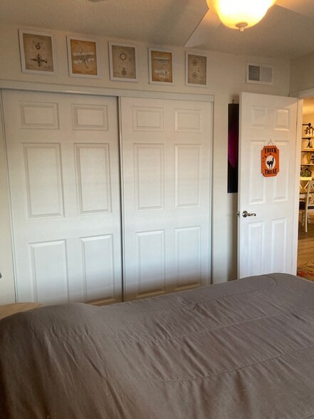 Building Photo - 313 Dirksen Dr