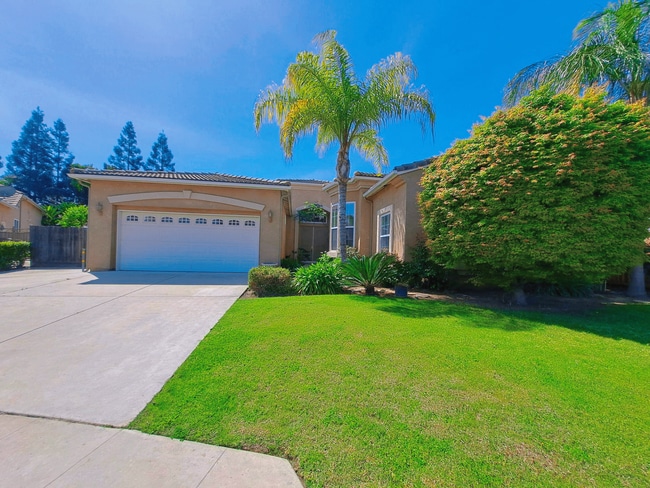 Building Photo - Charming 4 Bedroom House To Call Home!