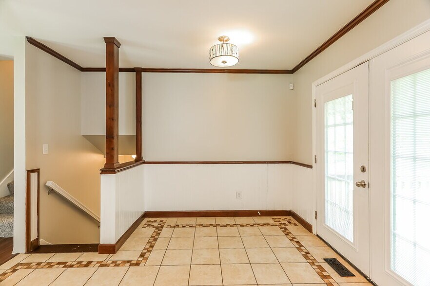 Building Photo - 2561 Gaylon St