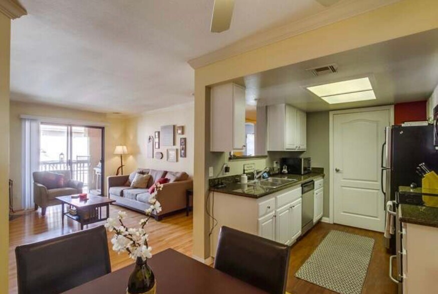 Building Photo - 12071 Alta Carmel Ct