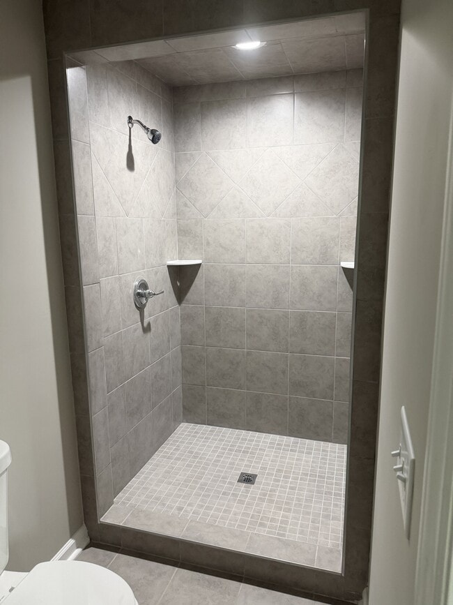 Building Photo - 524 Newcastle Rd