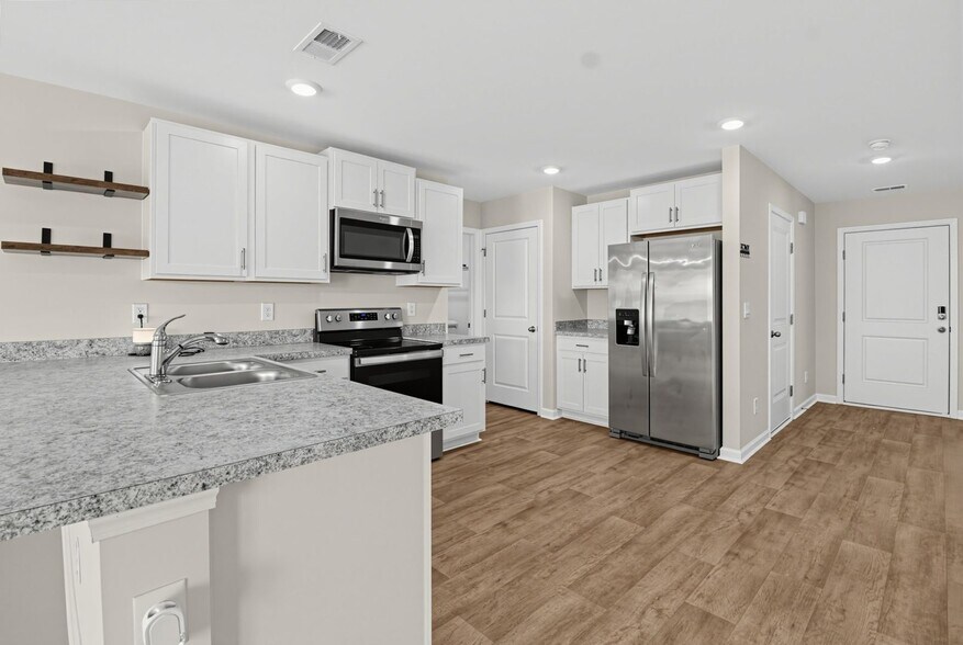 Building Photo - 383 Spruce Pne Wy
