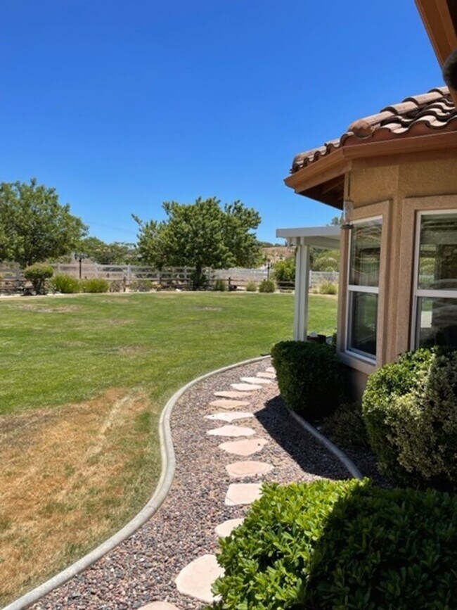 Building Photo - Wine Country awaits