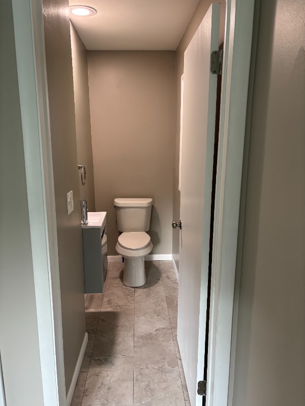 Building Photo - 850 Rood Dr