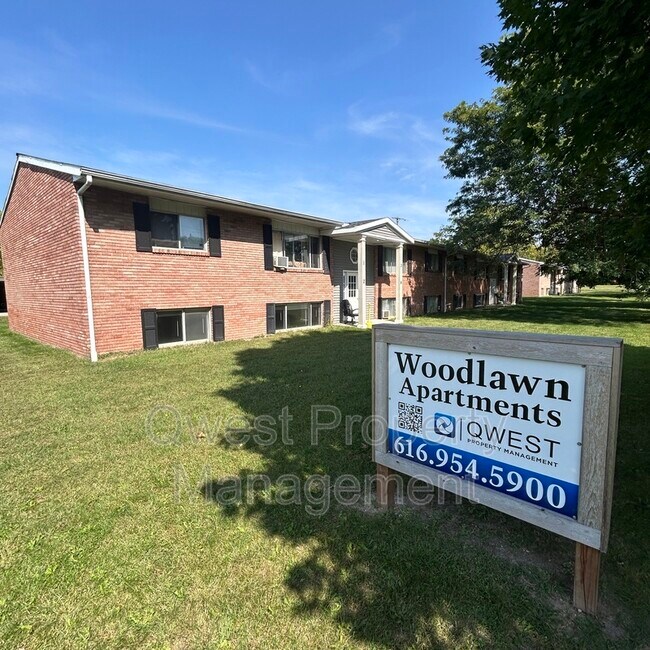Building Photo - 409 E Woodlawn Ave