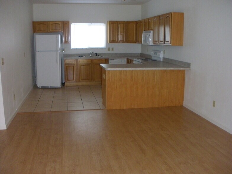 Building Photo - 825 Anastasia Blvd