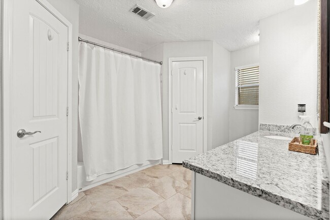 Building Photo - 12730 Lake Conroe Hills Dr