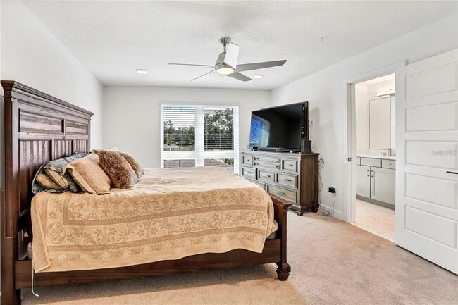 Building Photo - 212 E Pineloch Ave