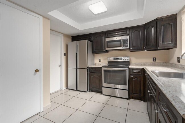 Building Photo - 9919 Overview Dr