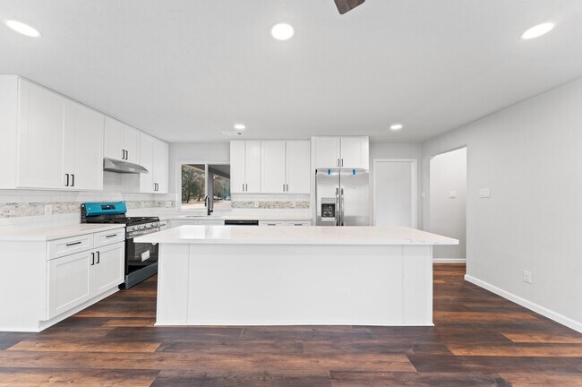 Building Photo - 2 Dewthread Ct