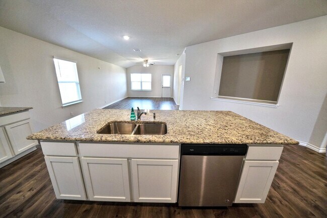 Building Photo - Stunning 4-Bedroom Home in Cobalt Canyon, ...