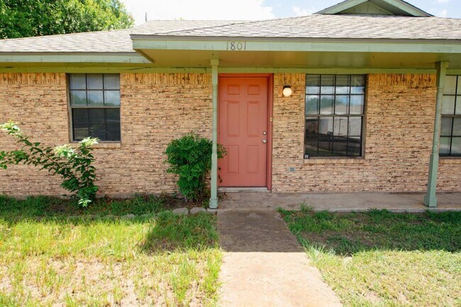 Primary Photo - 1801 Cheryl Dr