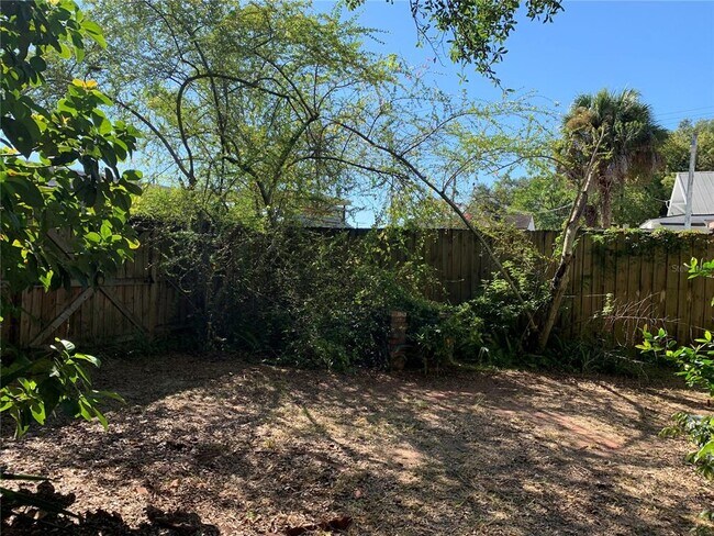 Building Photo - 3805 N Arlington Ave