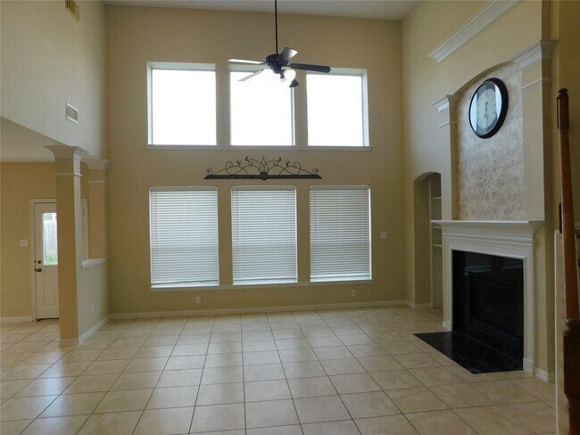 Building Photo - 5527 Baron Ridge Ln