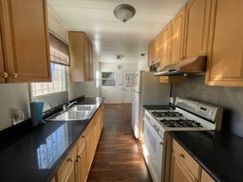 Building Photo - 4855 Druid St