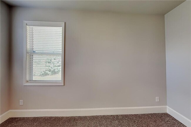 Building Photo - 6945 Daylily Ln