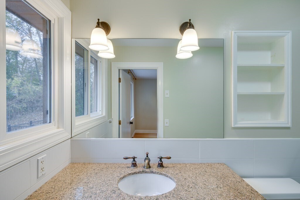 Building Photo - 93 Woodcliff Rd