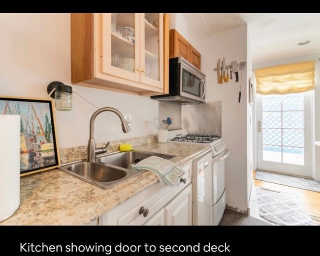 Building Photo - 58 W Central Ave