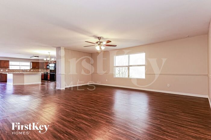 Building Photo - 229 Silver Spur Dr