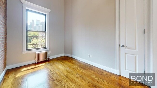 Building Photo - 697 Tenth Avenue