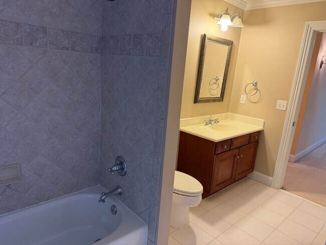Building Photo - Luxury Living: 4 Bedroom home in Chapel Hill w/ spacious interior | 2 Year Lease Term