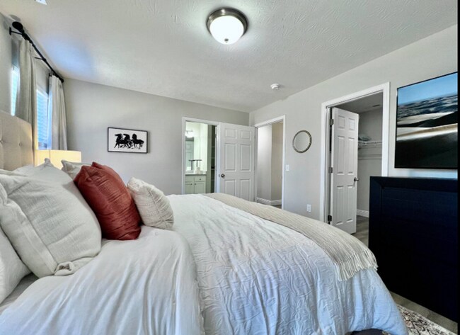 Building Photo - Brand New Equestrian getaway in Wilmington, Ohio