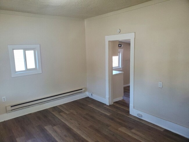 Building Photo - 3 Bed 1 Bath Home!!!